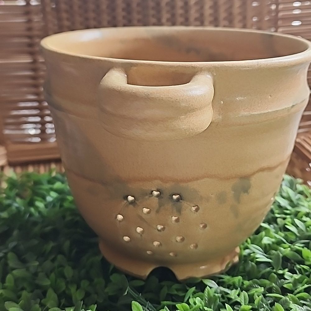 Vintage Art Pottery Berry Collander Jim Davis